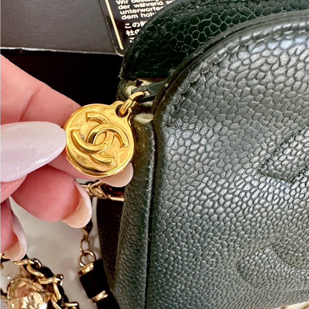 Chanel Caviar Bag - Picture 4 of 15